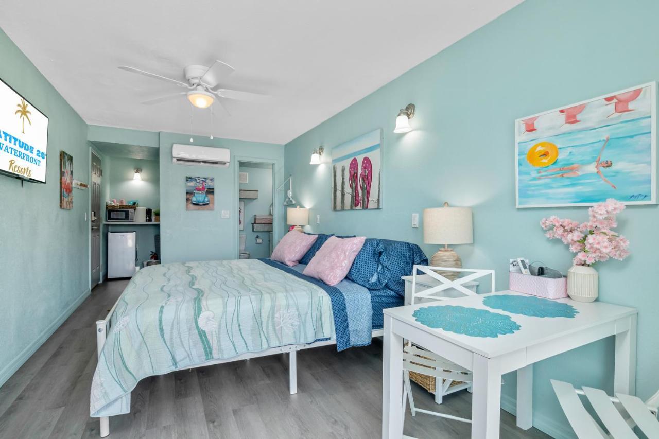 Latitude 26 Waterfront Boutique Resort - ボニータ・スプリングス エクステリア 写真