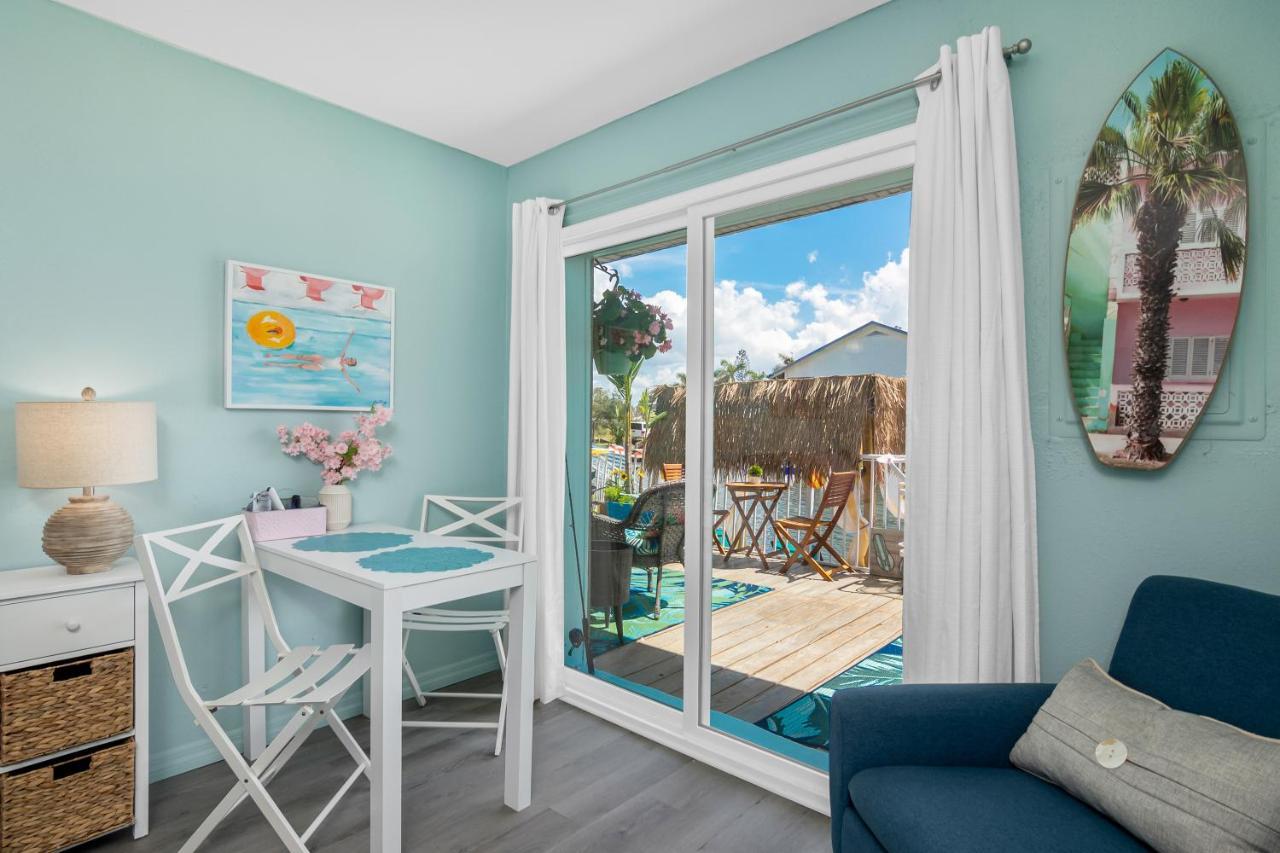 Latitude 26 Waterfront Boutique Resort - ボニータ・スプリングス エクステリア 写真