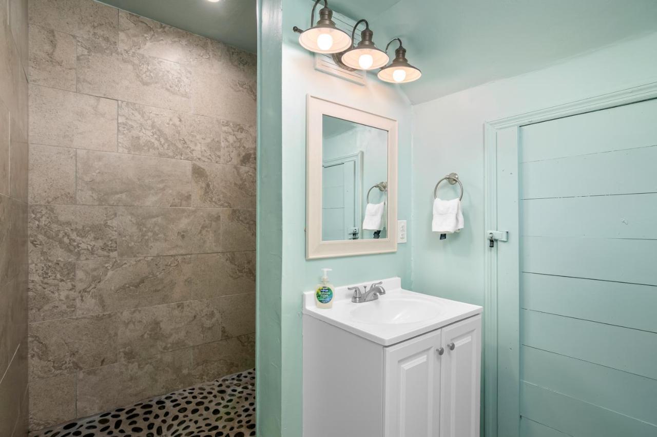 Latitude 26 Waterfront Boutique Resort - ボニータ・スプリングス エクステリア 写真